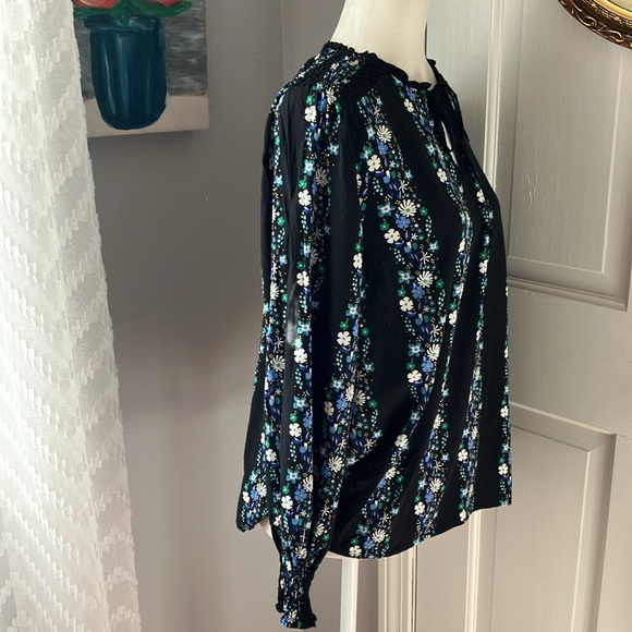 Talbots blouse black and floral with smocked wrists and shoulders EUC M - Picture 6 of 11